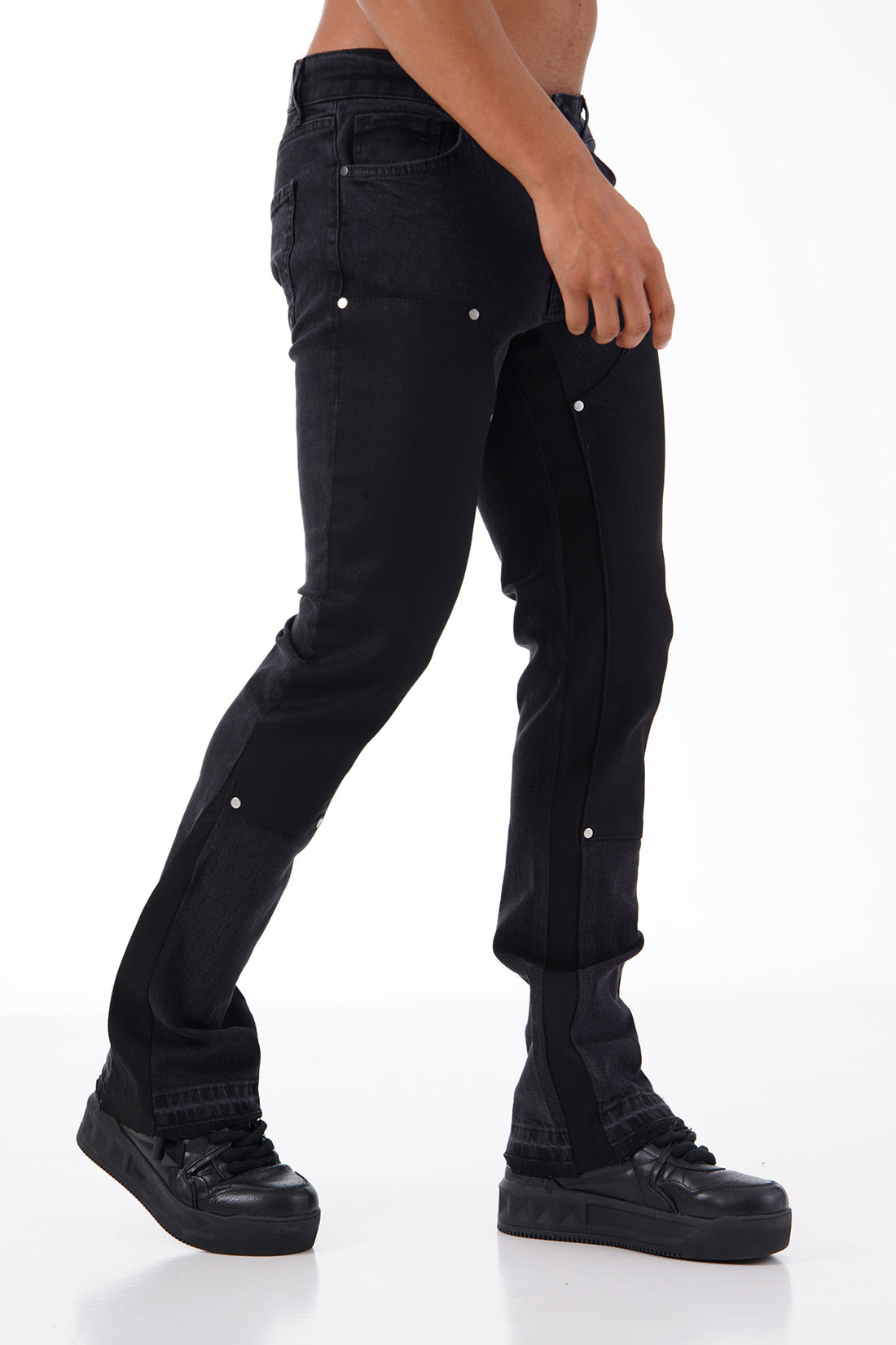 JEANS MIT WEITEM BEIN ART439