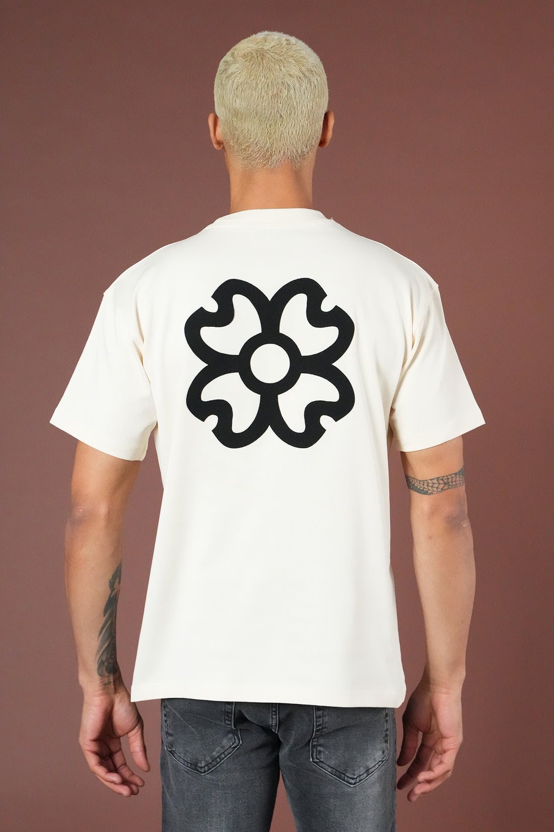 Herren-T-Shirt mit Blumenapplikation vorne und hinten LL1100161