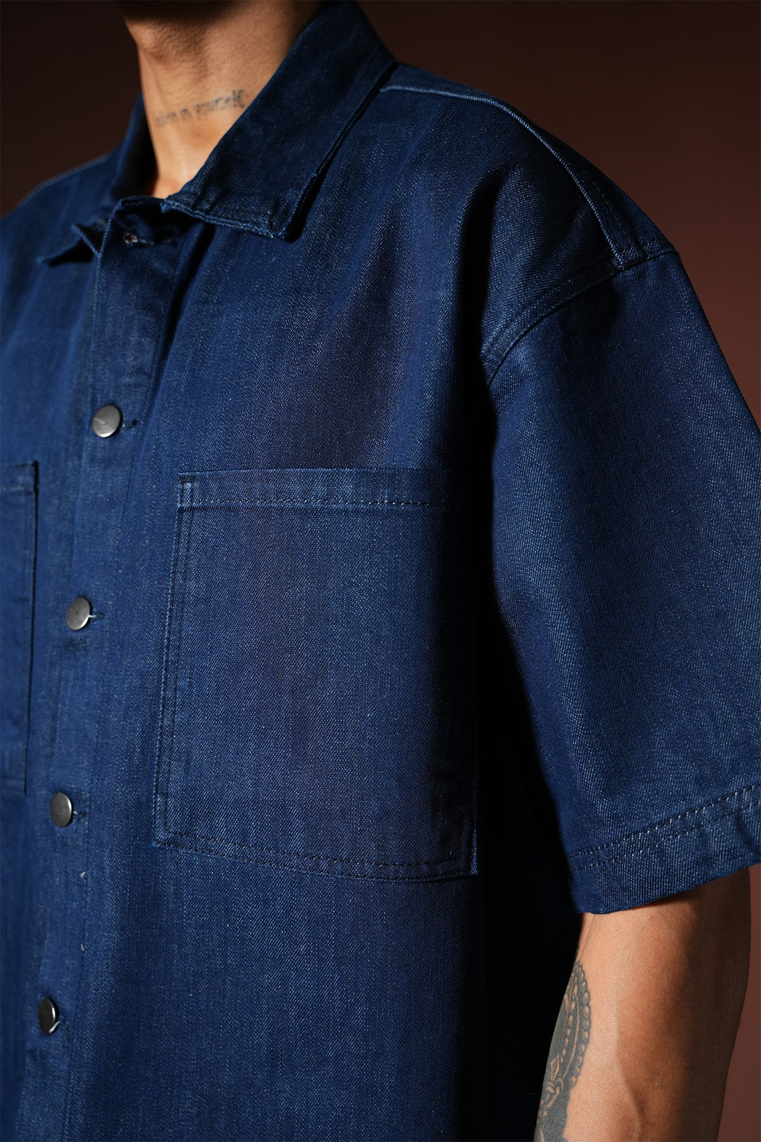 Oversize-Hemd-und-Shorts-Set aus Denim TK-01