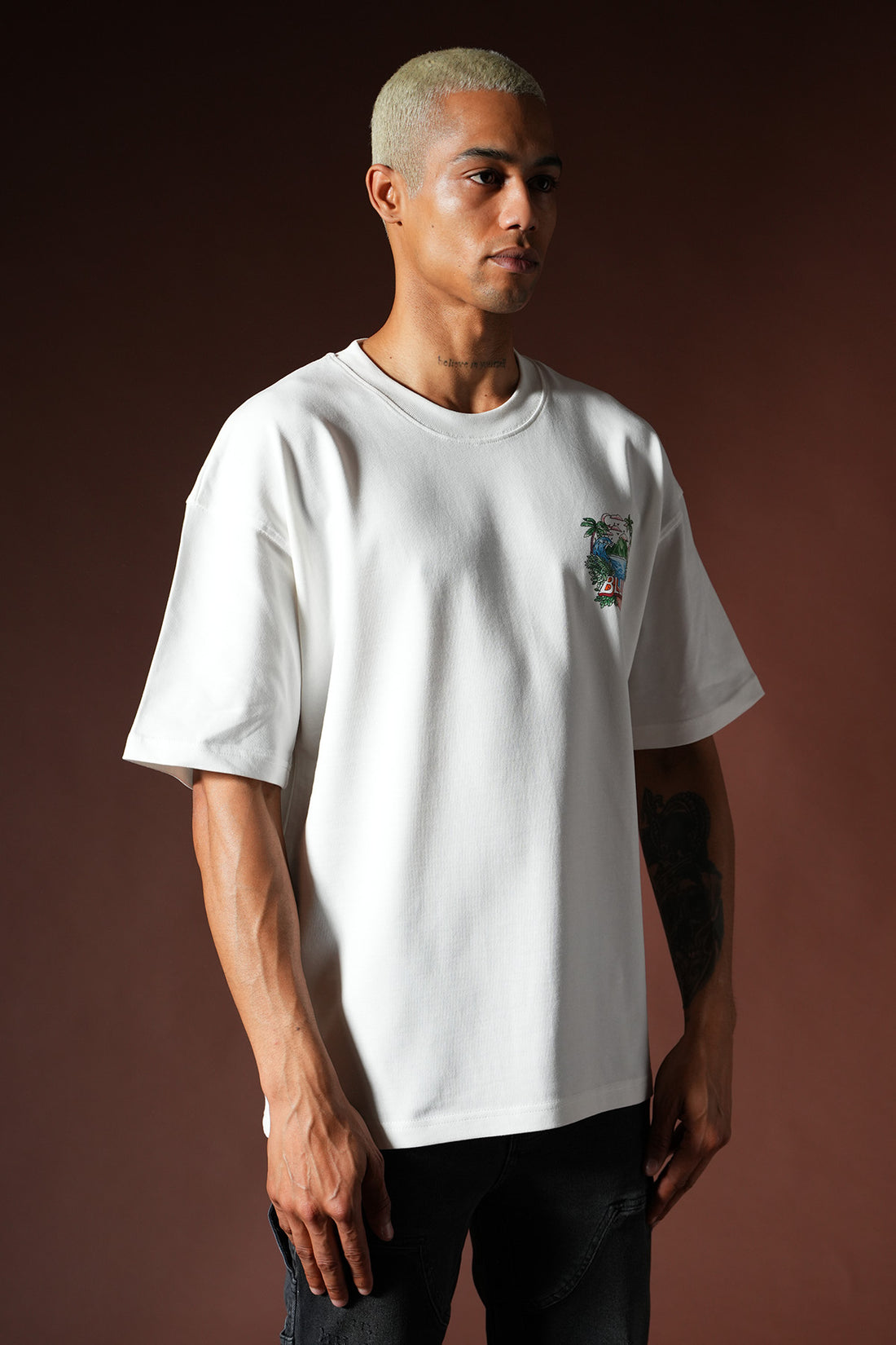 Übergroßes T-Shirt OM-047