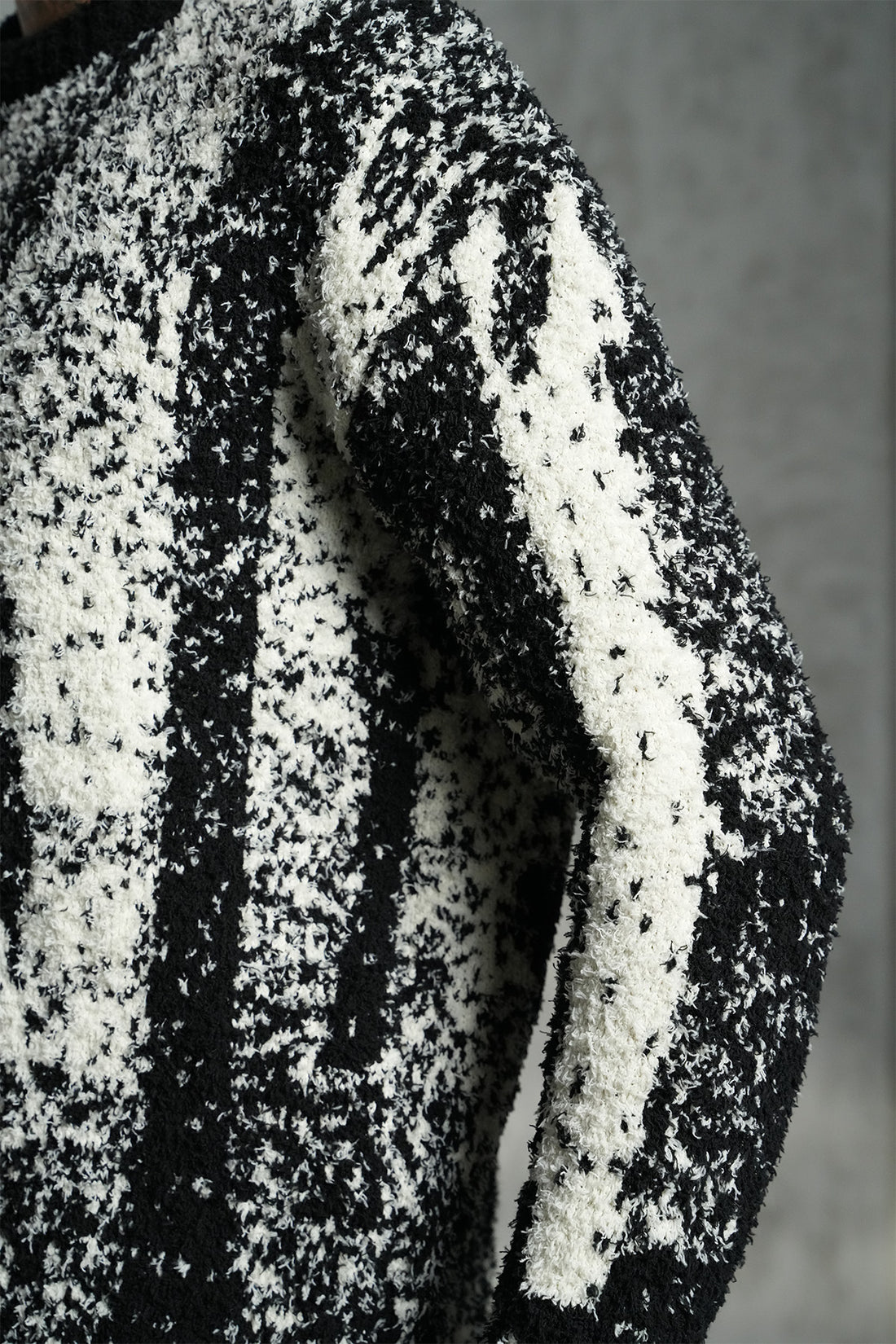 STRICKPULLOVER MIT STRUKTURMUSTER, LOCKER GESCHNITTEN LL061007