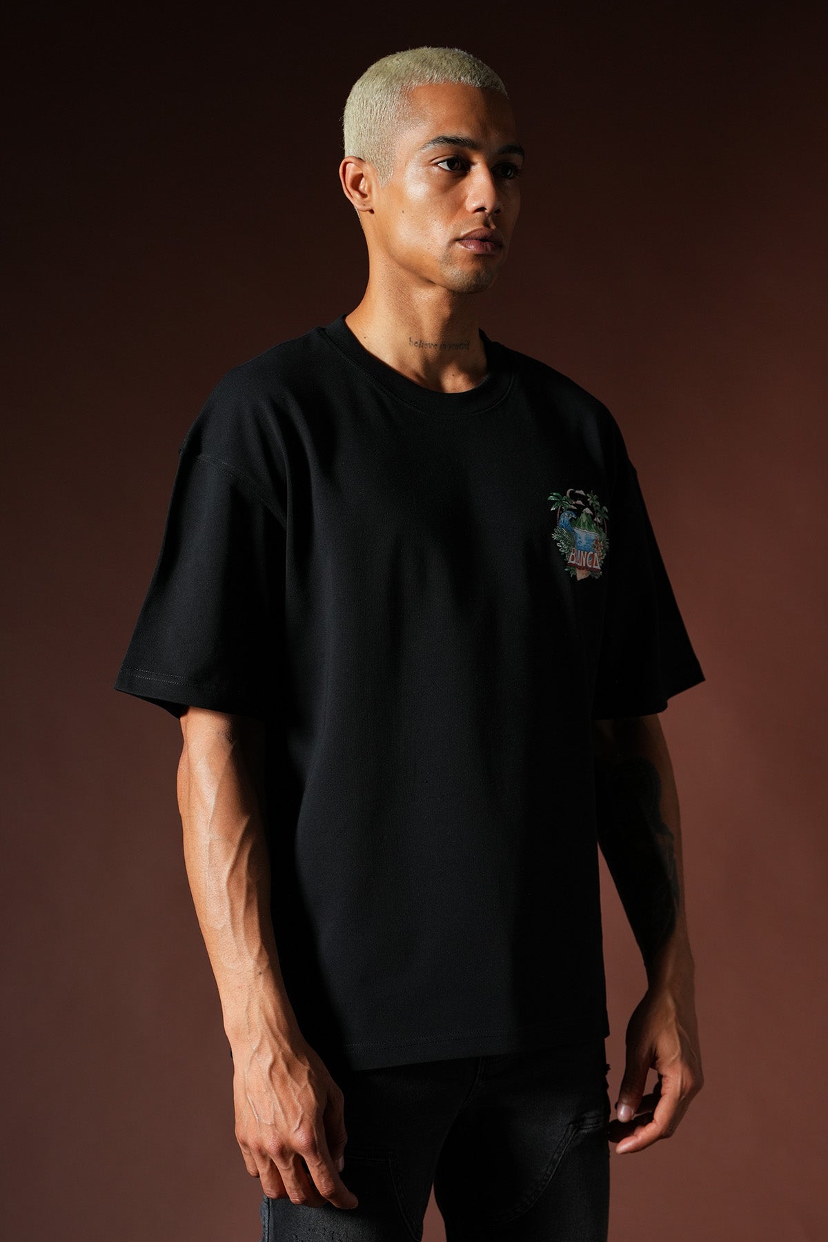 Übergroßes T-Shirt OM-047