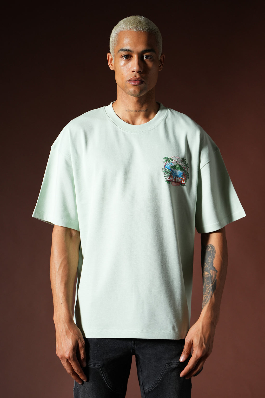 Übergroßes T-Shirt OM-047