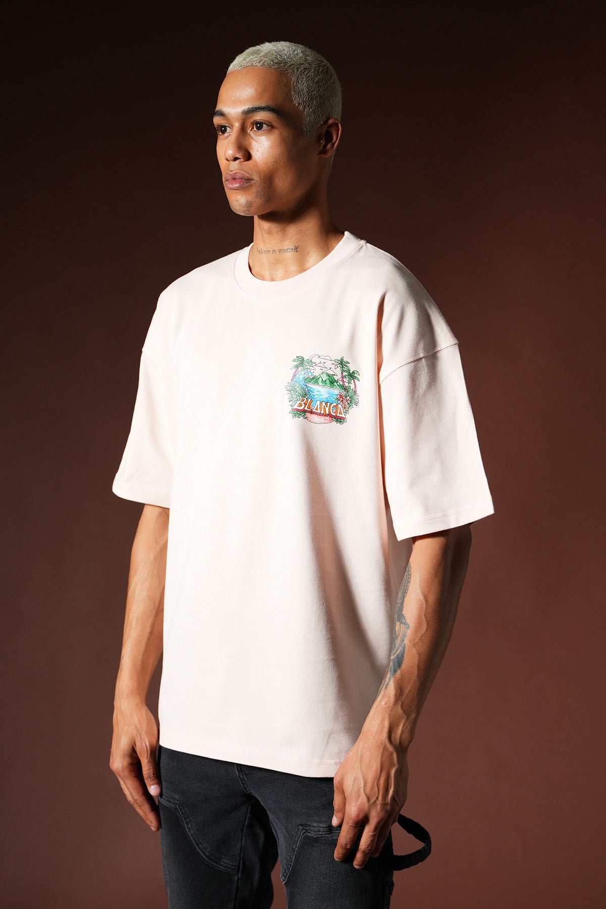 Übergroßes T-Shirt OM-047