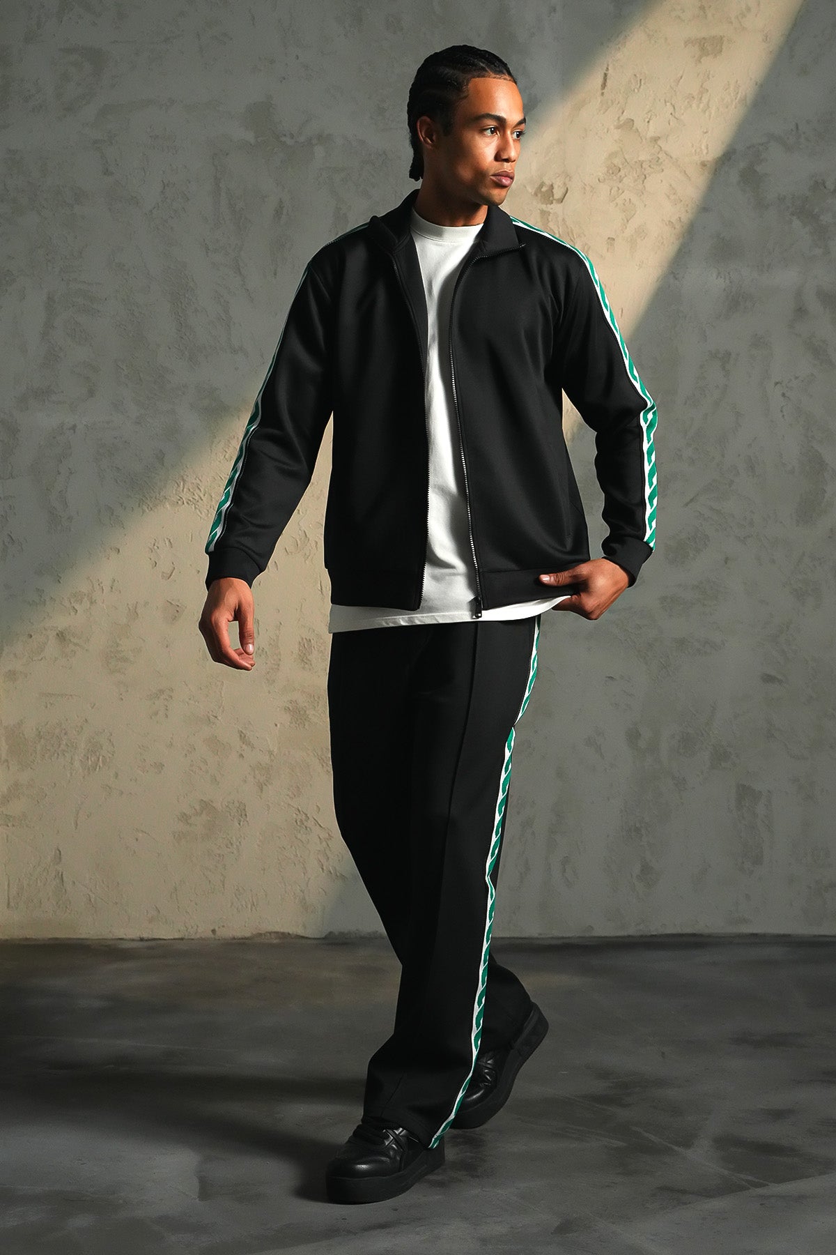ENSEMBLE REGULAR FIT LL110003