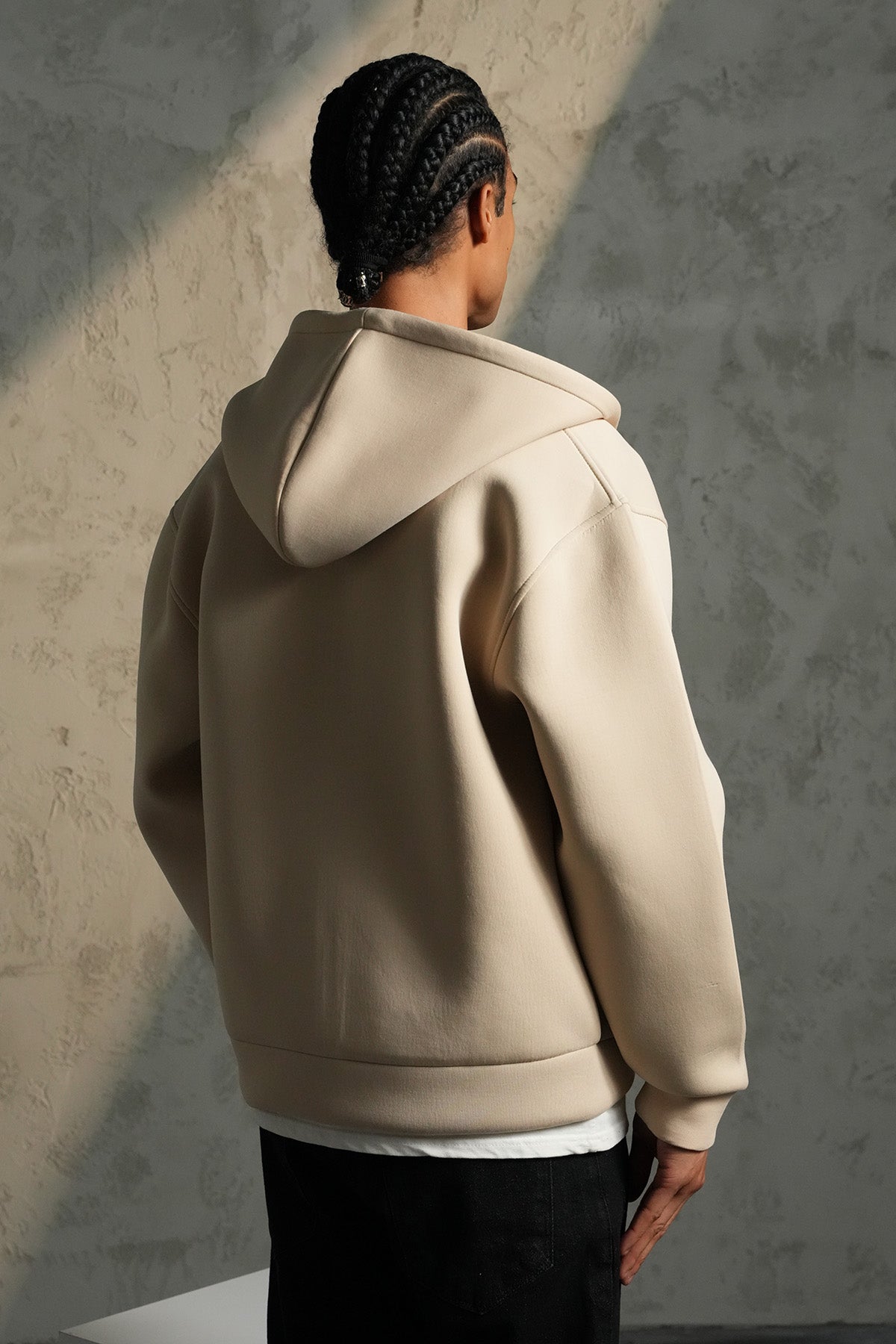 SWEAT À CAPUCHE BASIQUE LP2640