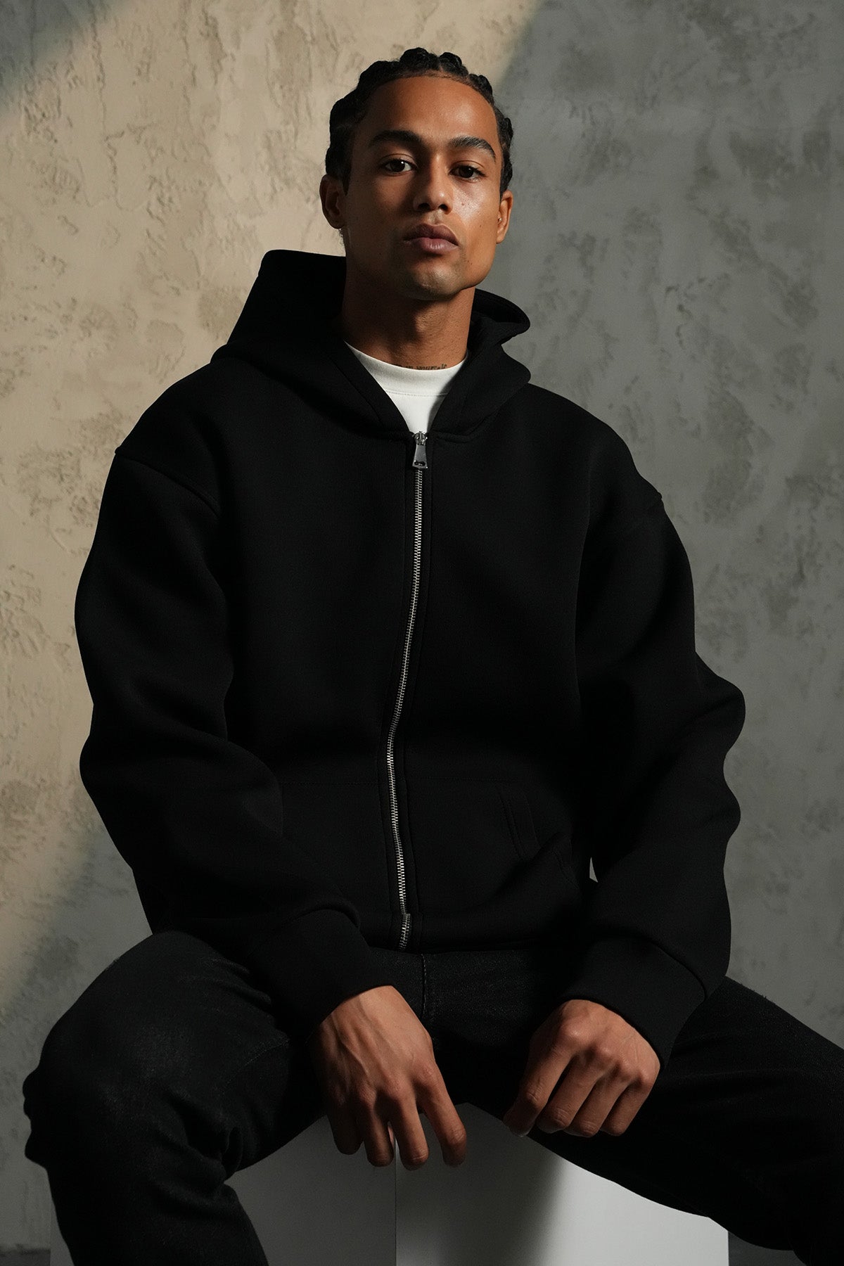 SWEAT À CAPUCHE BASIQUE LP2640