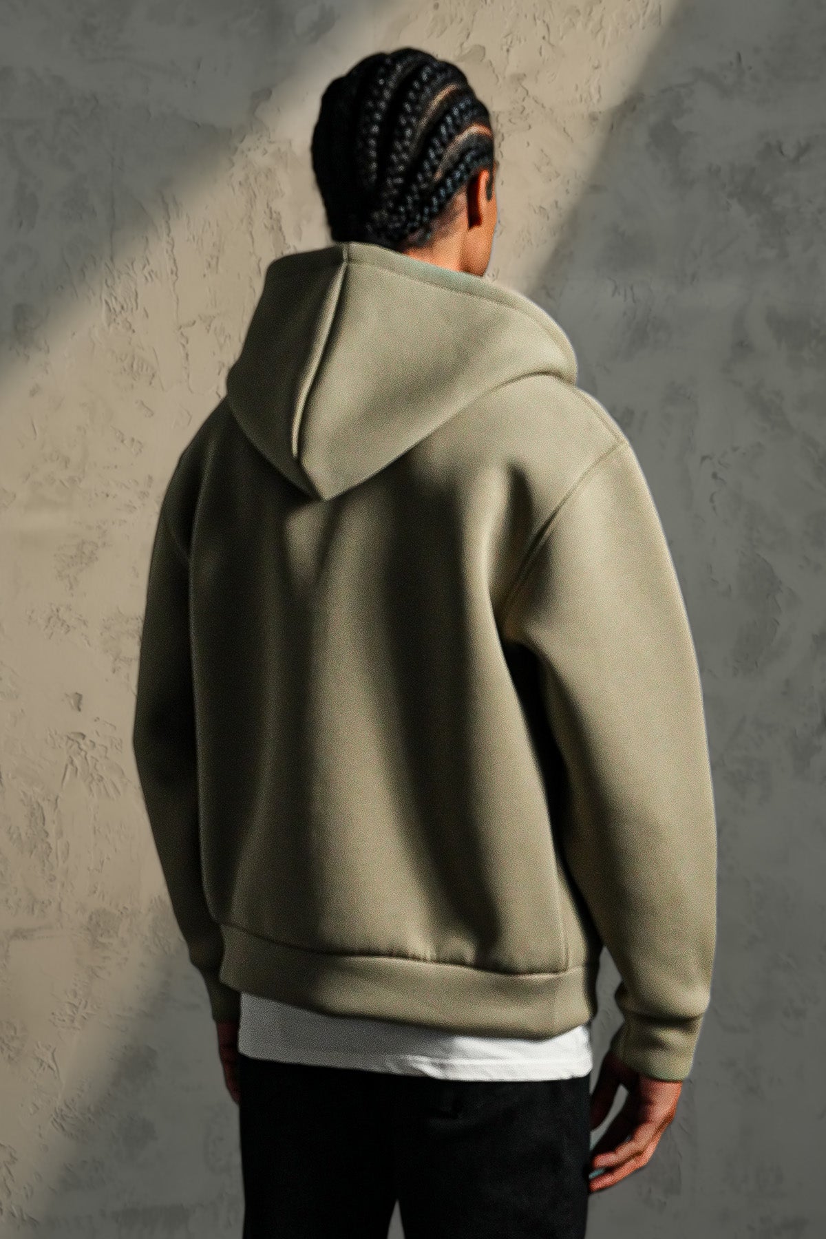 SWEAT À CAPUCHE BASIQUE LP2640