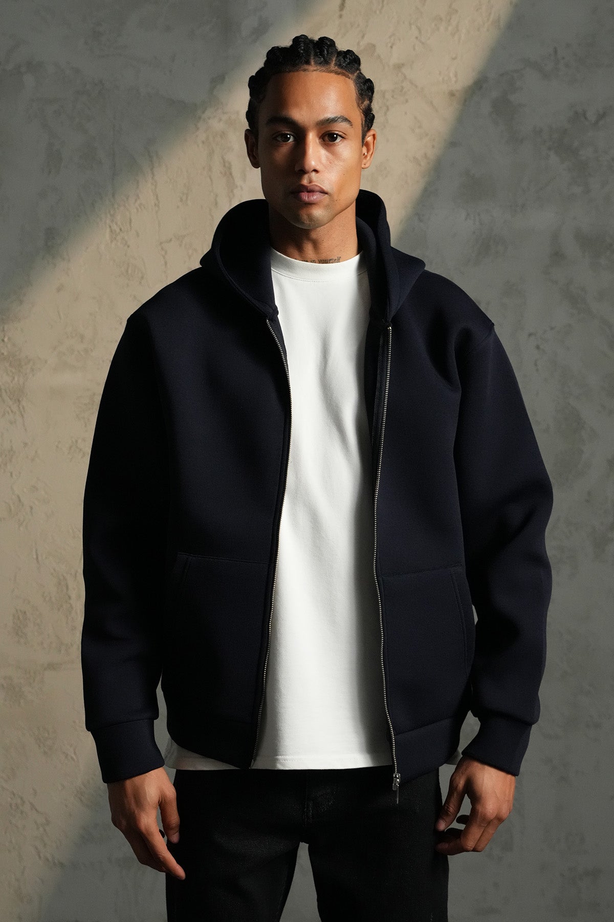 SWEAT À CAPUCHE BASIQUE LP2640