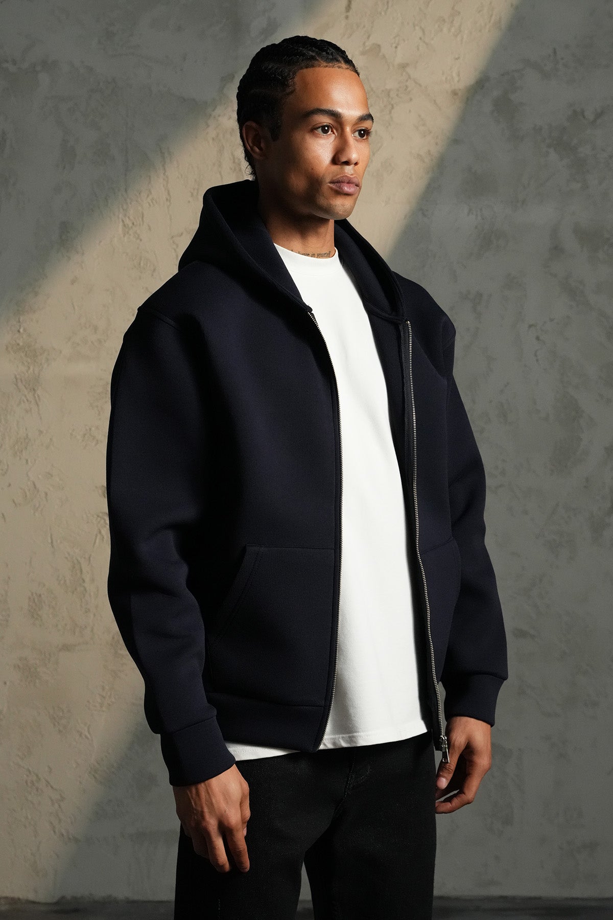 SWEAT À CAPUCHE BASIQUE LP2640