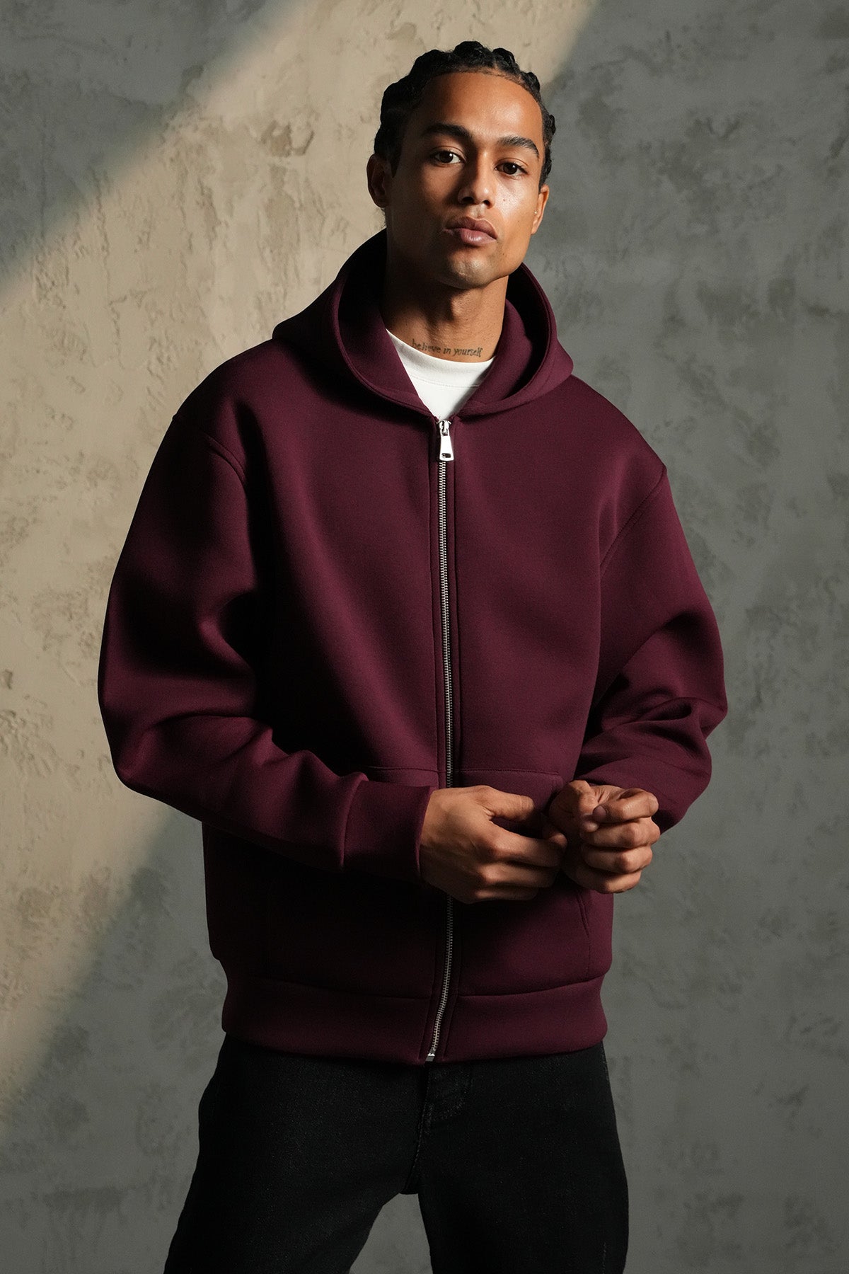 SWEAT À CAPUCHE BASIQUE LP2640