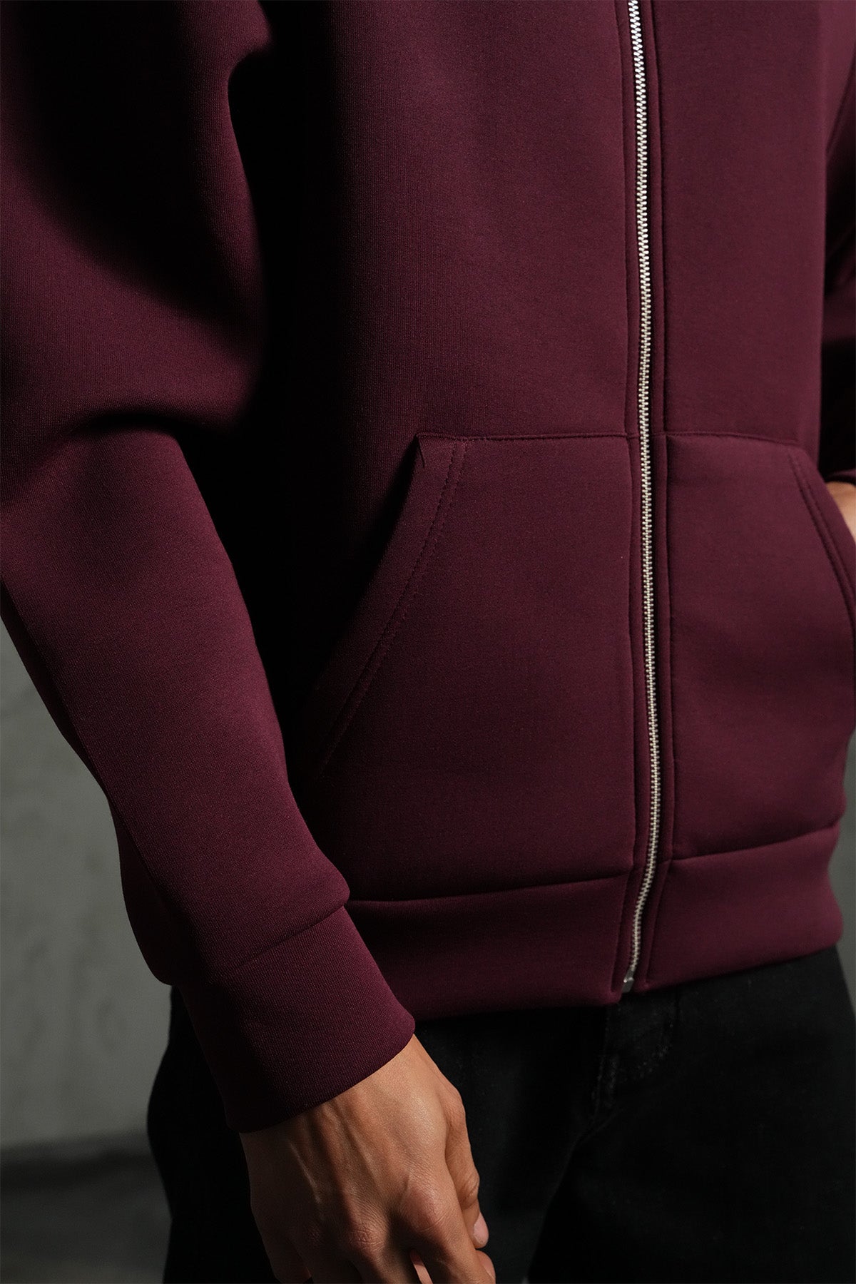SWEAT À CAPUCHE BASIQUE LP2640