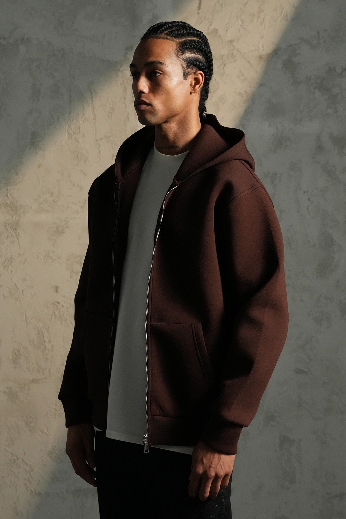 SWEAT À CAPUCHE BASIQUE LP2640