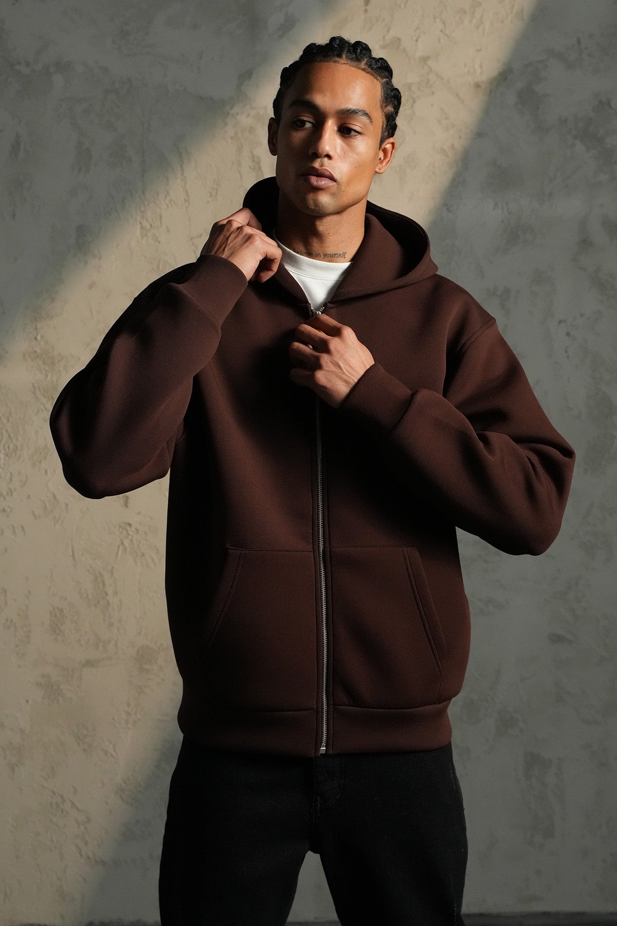 SWEAT À CAPUCHE BASIQUE LP2640