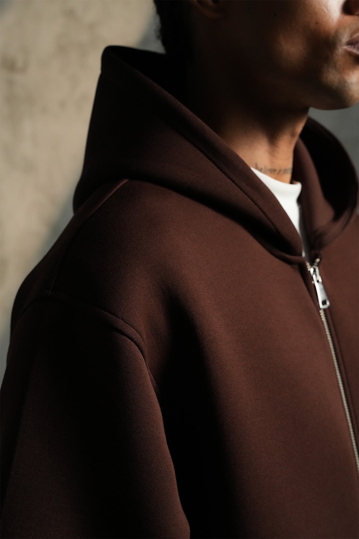 SWEAT À CAPUCHE BASIQUE LP2640