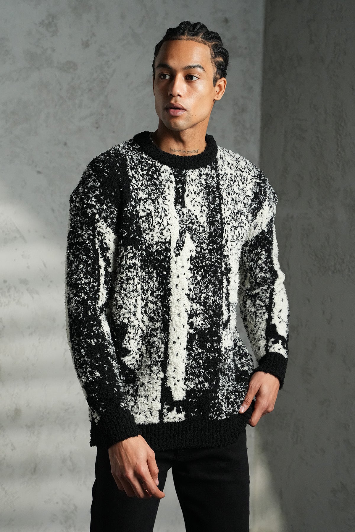 PULL TEXTURÉ COUPE DÉCONTRACTÉE LL061007