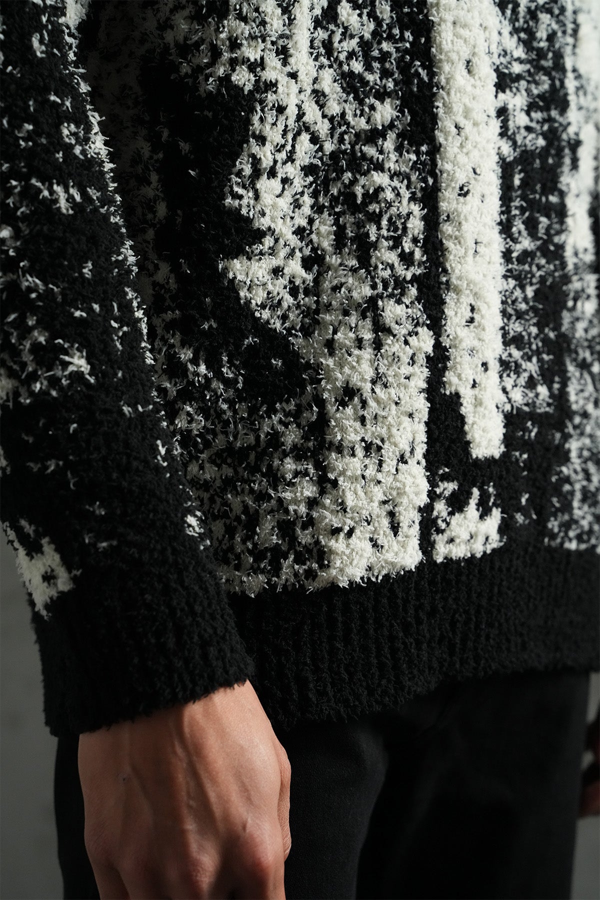 PULL TEXTURÉ COUPE DÉCONTRACTÉE LL061007