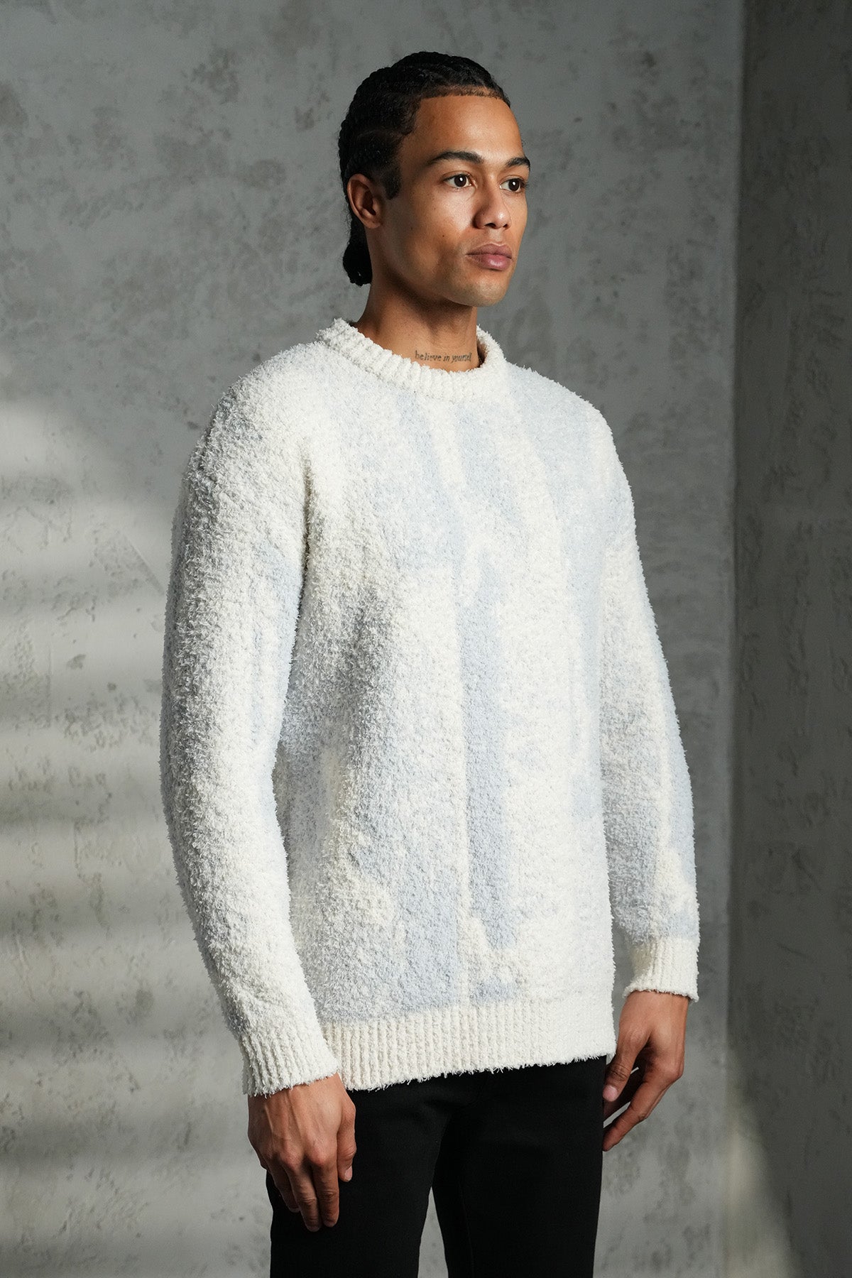 PULL TEXTURÉ COUPE DÉCONTRACTÉE LL061007