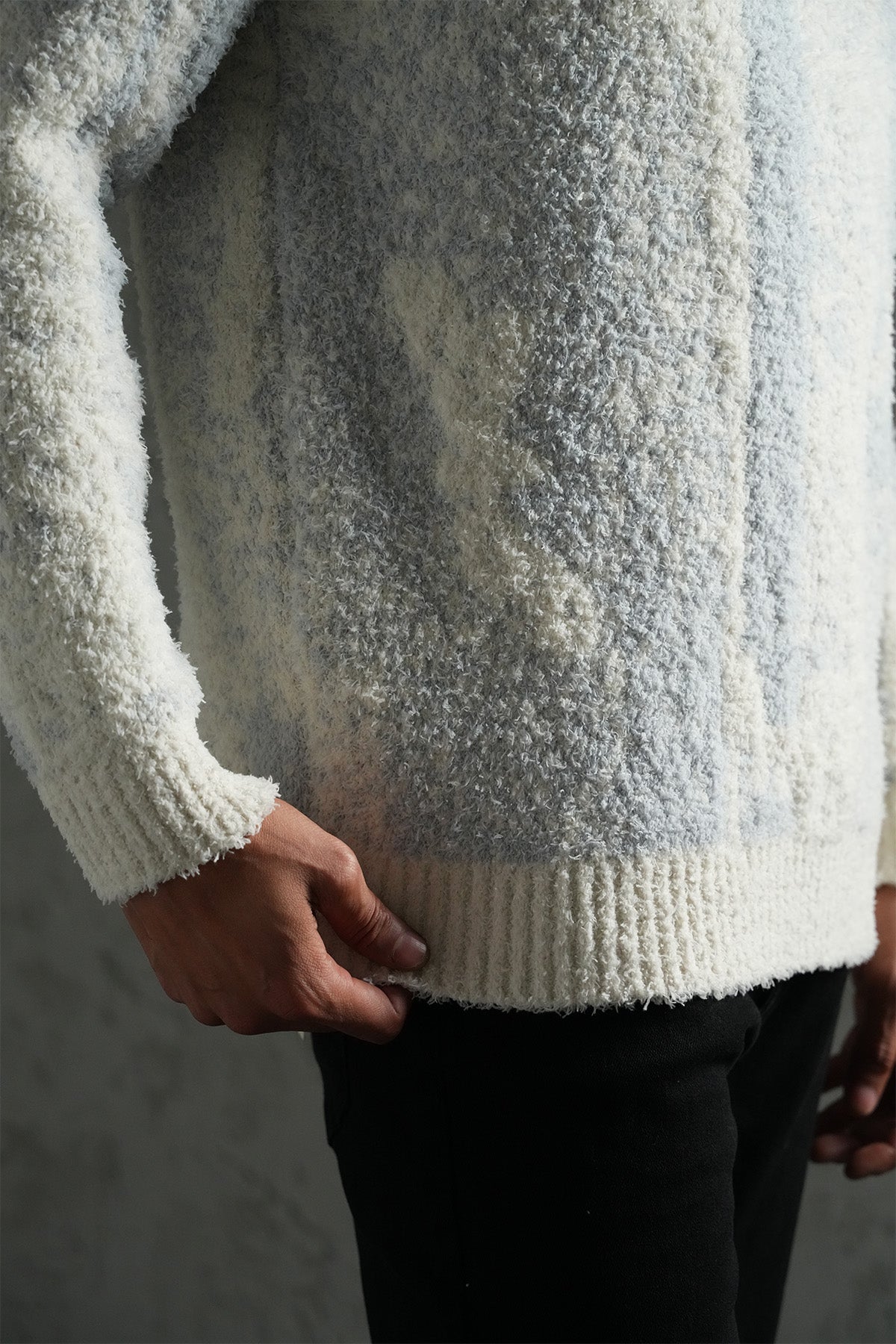 PULL TEXTURÉ COUPE DÉCONTRACTÉE LL061007
