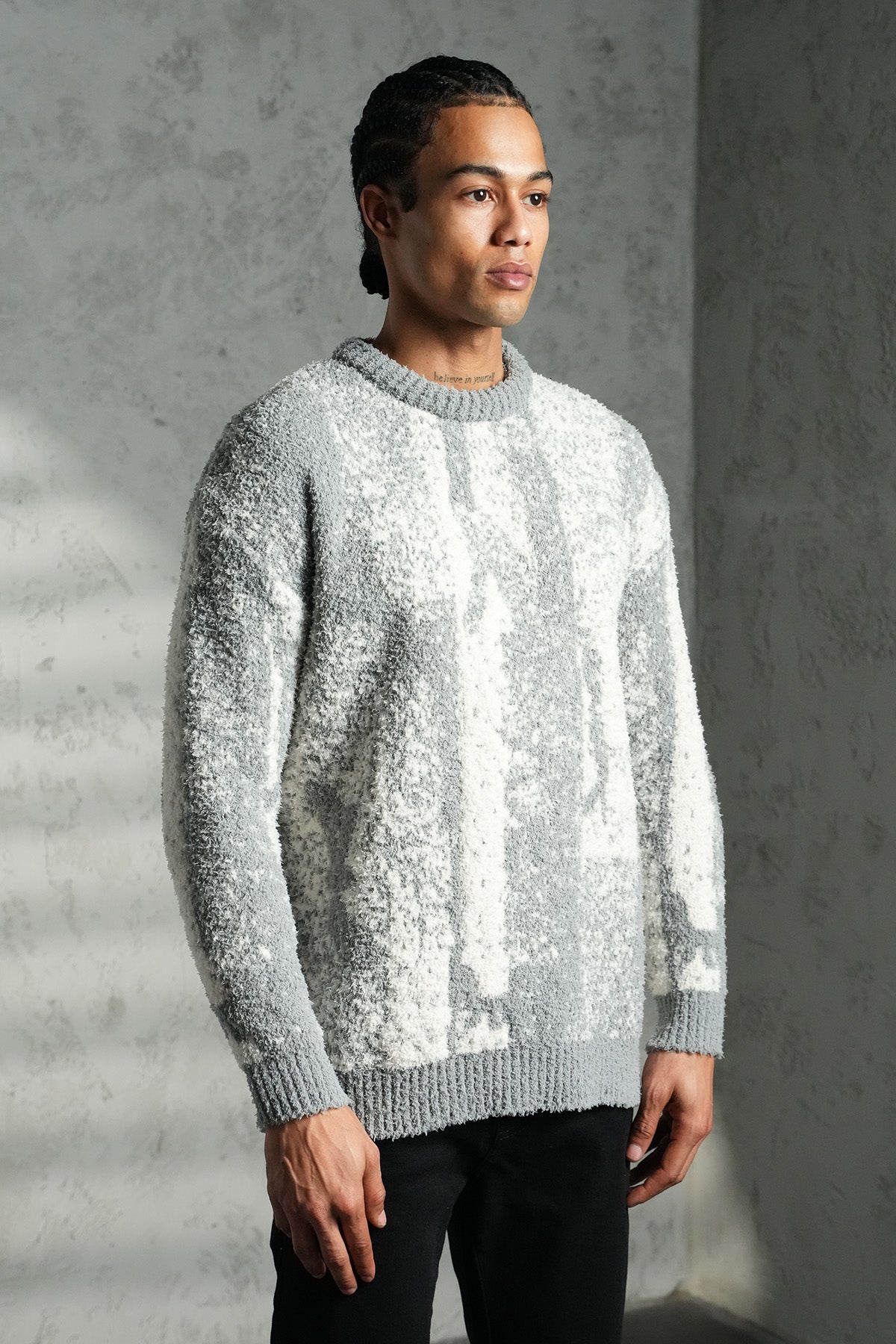 PULL TEXTURÉ COUPE DÉCONTRACTÉE LL061007