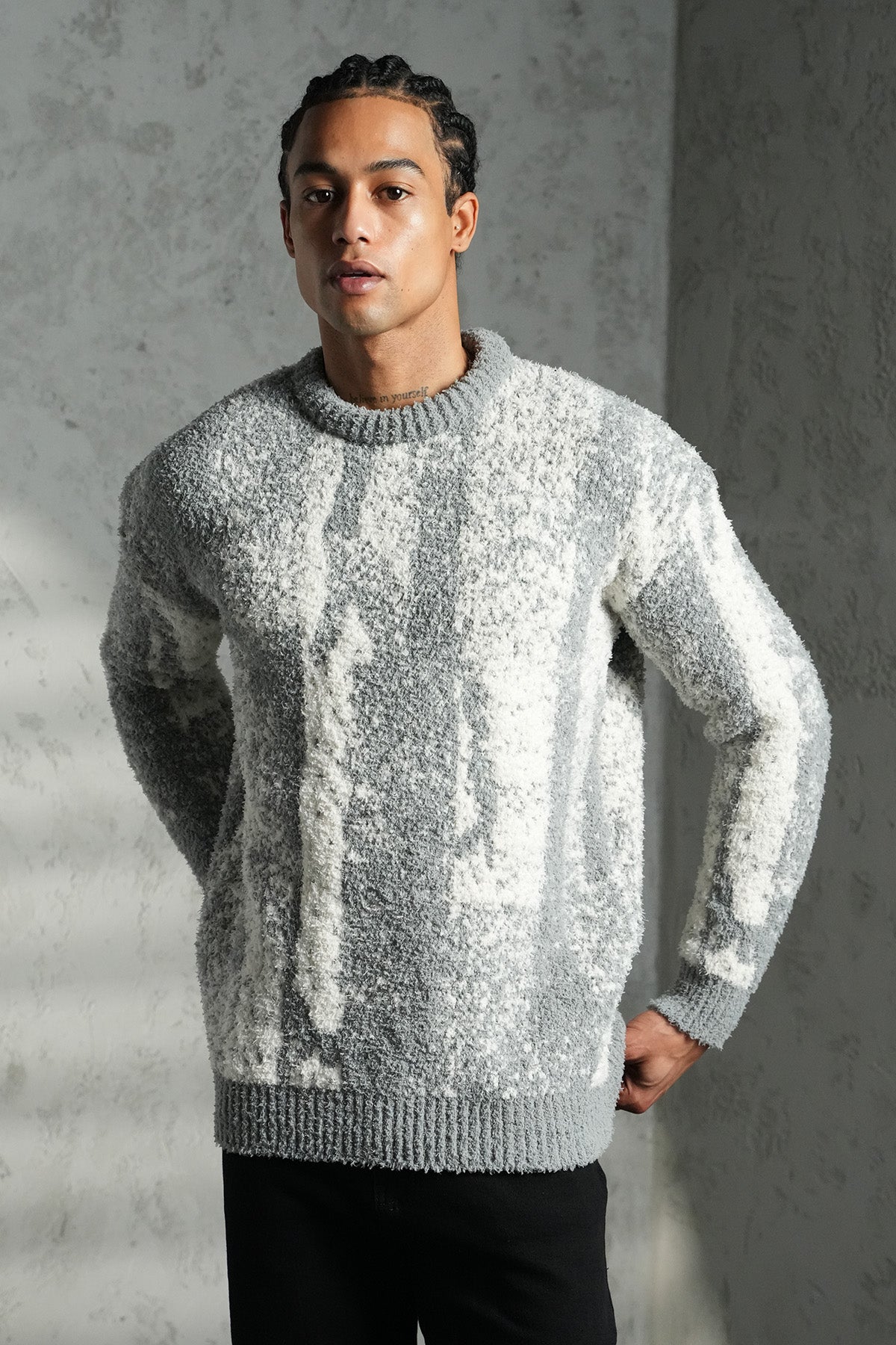 PULL TEXTURÉ COUPE DÉCONTRACTÉE LL061007