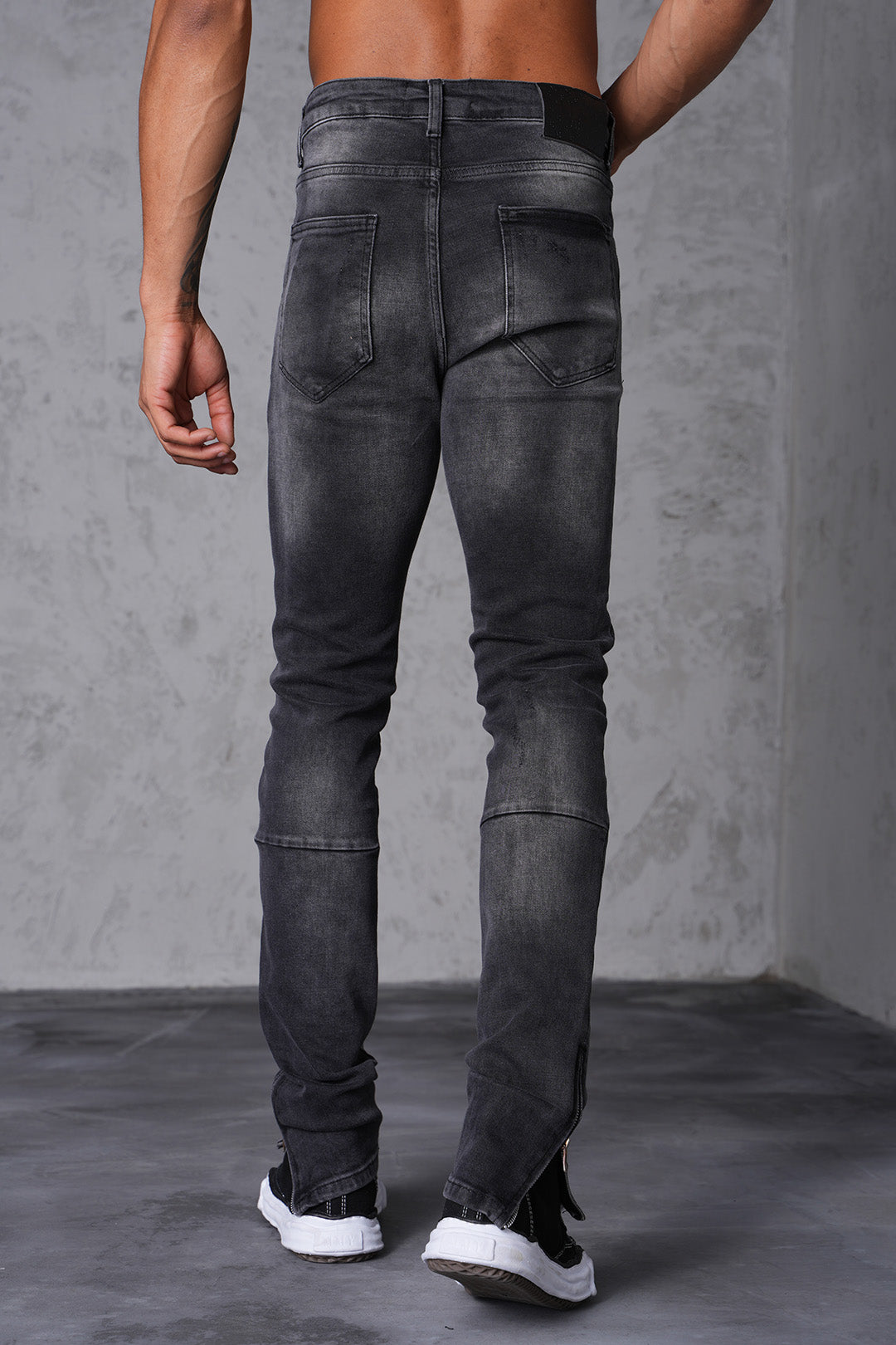 JEAN ZIPPED LL46-12 - BLACK