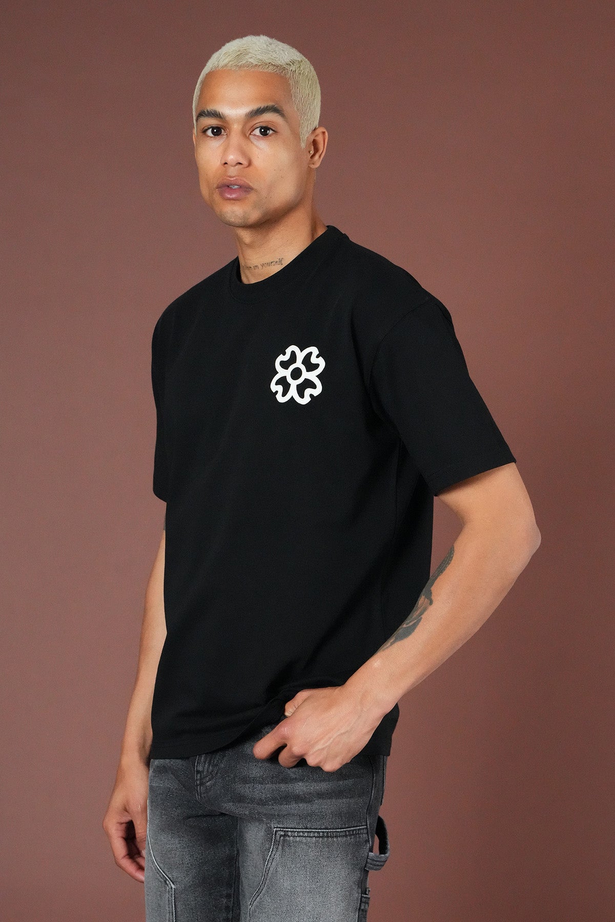 T-shirt homme avec applique fleur devant et dos LL1100161