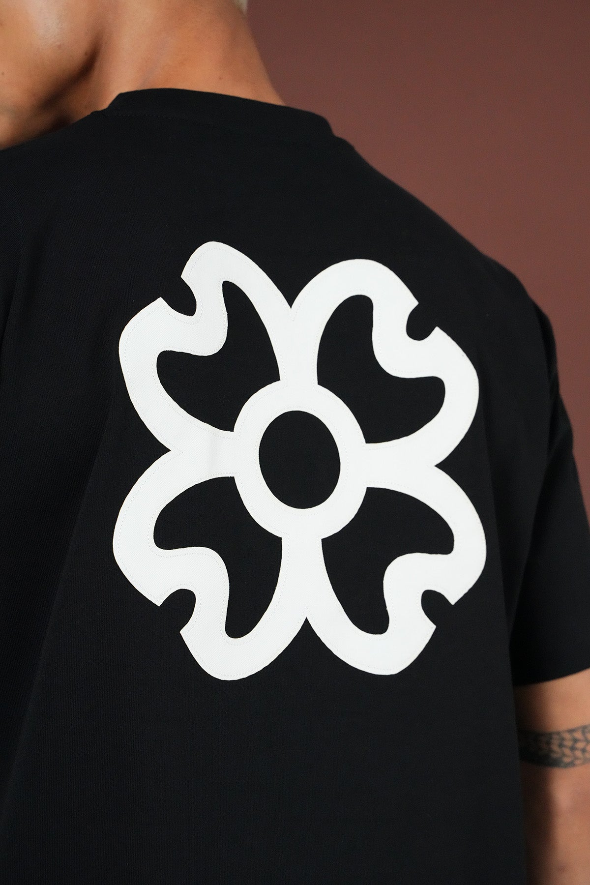 T-shirt homme avec applique fleur devant et dos LL1100161