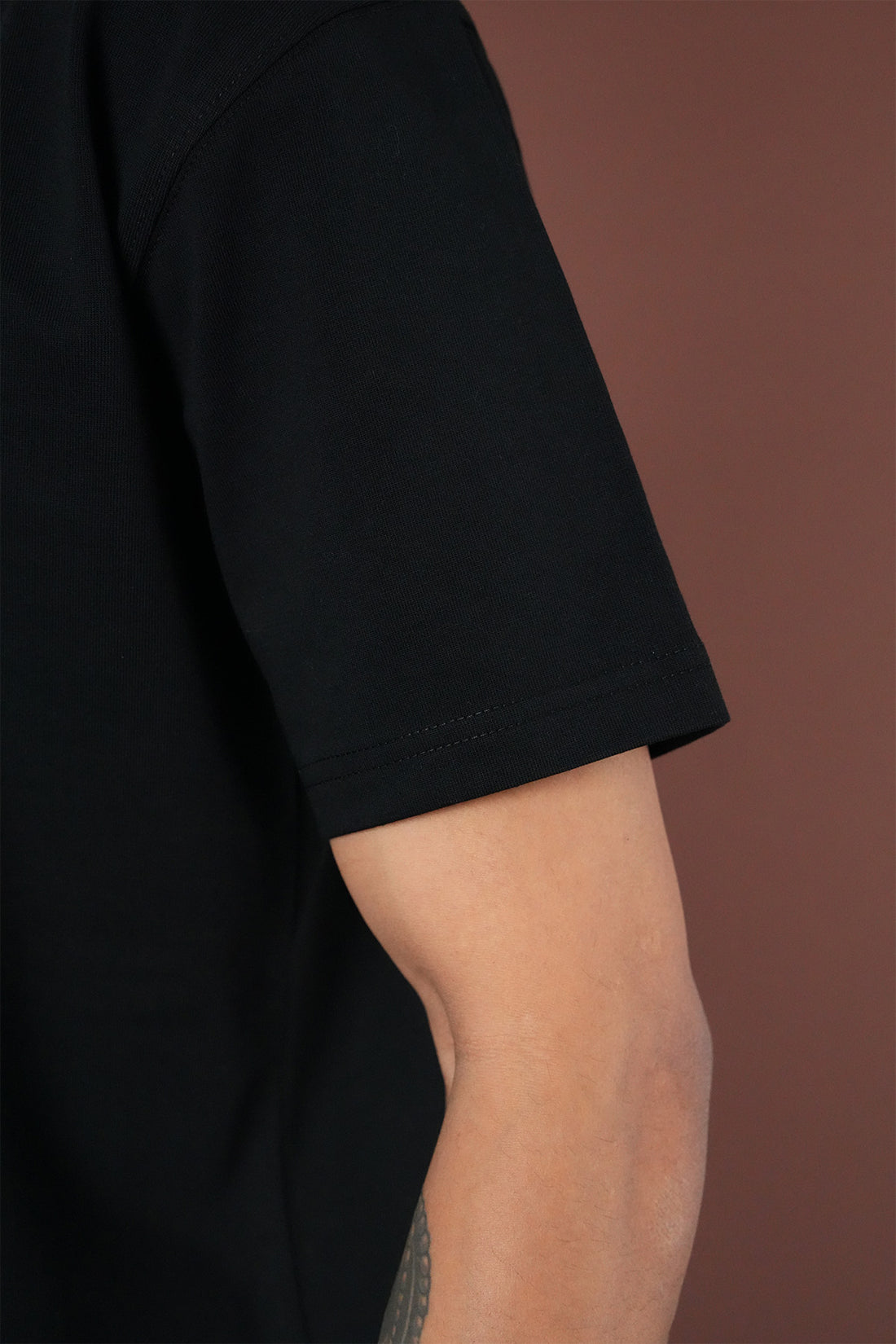 Herren-T-Shirt mit Blumenapplikation vorne und hinten LL1100161
